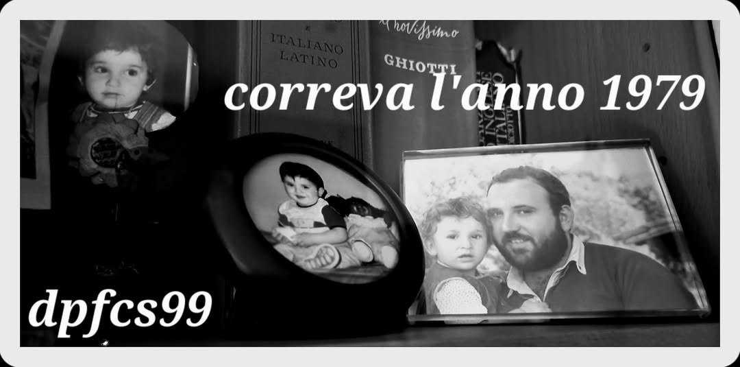 Potrebbe essere un'immagine in bianco e nero raffigurante 4 persone e testo