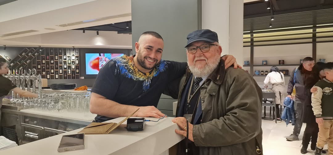 Potrebbe essere un'immagine raffigurante 6 persone