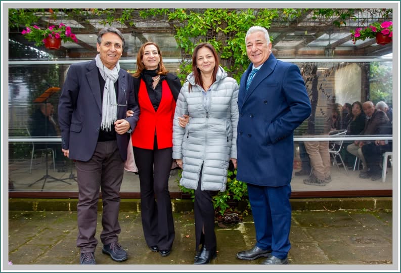 Potrebbe essere un'immagine raffigurante 7 persone