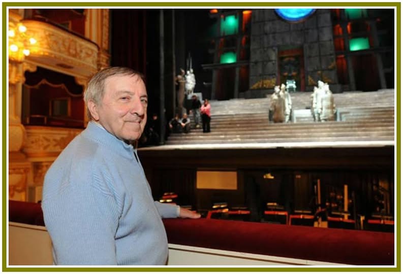 Potrebbe essere un'immagine raffigurante 2 persone e testo