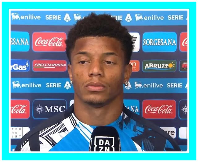 Potrebbe essere un'immagine raffigurante ‎1 persona, persona che gioca a calcio, persona che gioca a football e ‎il seguente testo "‎enilive SERIE MA FRIE חויו enilive SERIE ESANA CocaCola Gas FRECCIAROSSA SORGESANA תר MeniliveS enilive SERIE ABRUZZ תתווק enilive Cola SERIE MSC NA 吸 - e DA ZN‎"‎‎