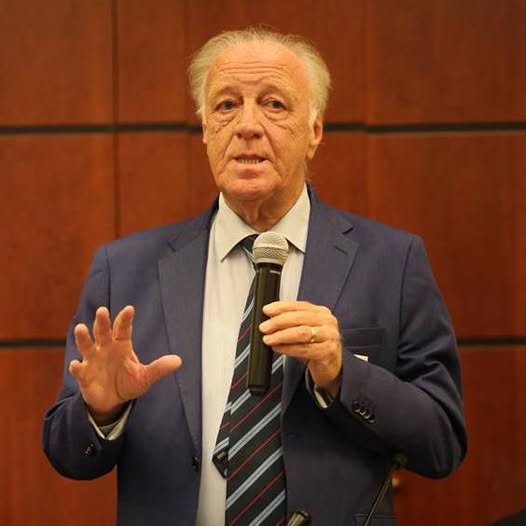 Potrebbe essere un'immagine raffigurante 1 persona