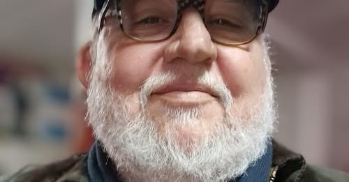 "Viaggio di 40 anni e una barca" Il preside Ciro Scognamiglio e l'eredità della memoria che non affonda - Parlami