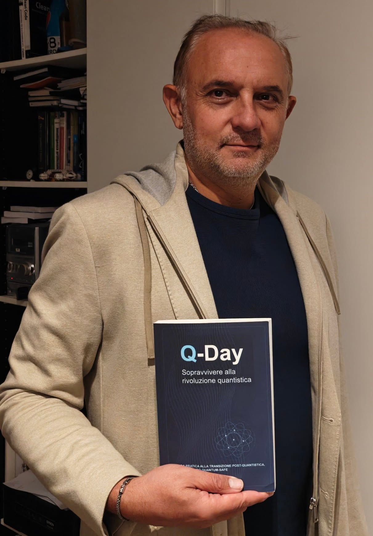 Ugo Chirico mostra il libro Q-Day